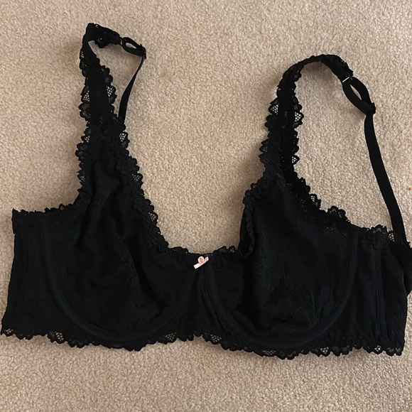 SKIMS! - Picture 1 of 4